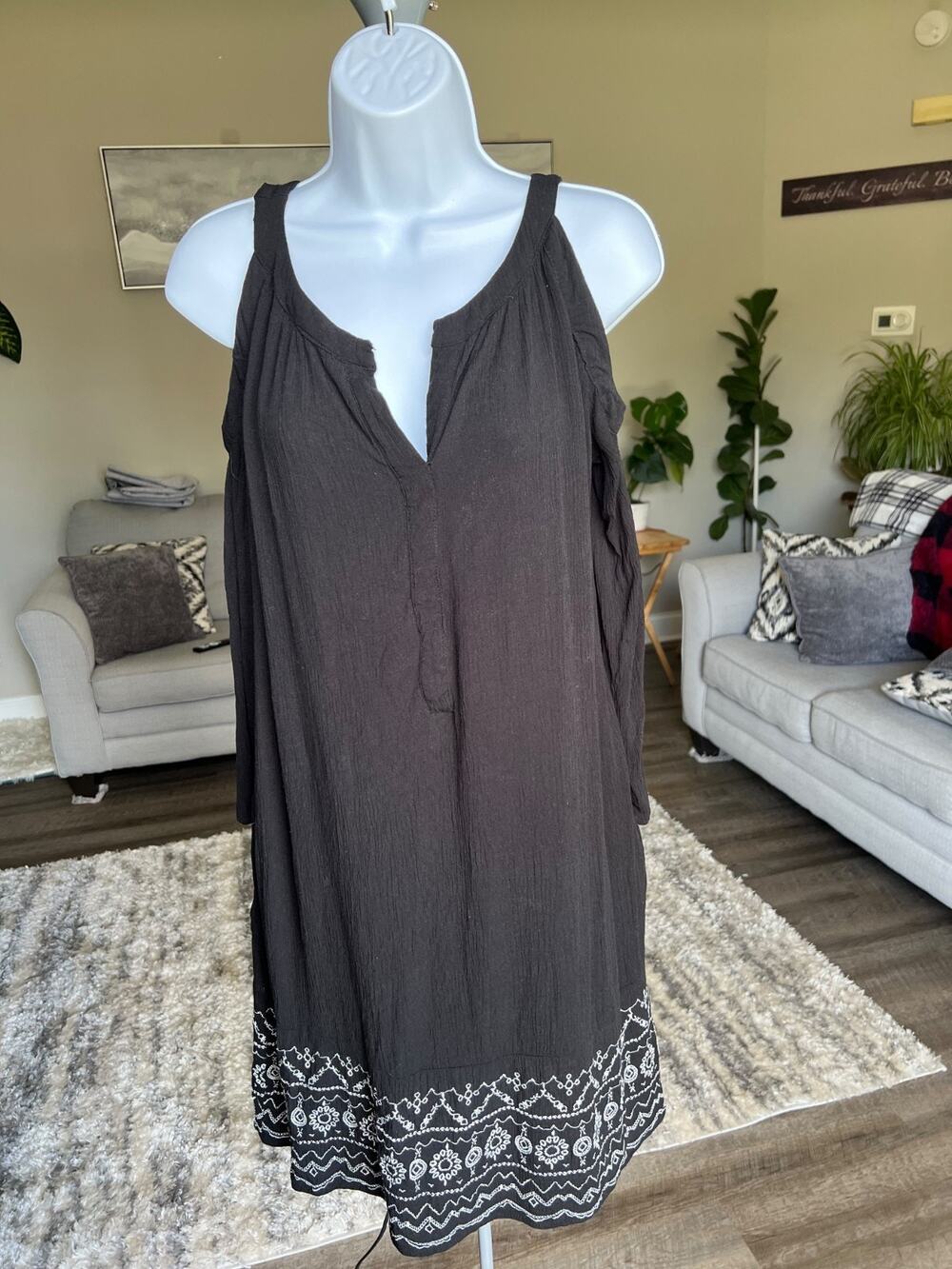 Knox Rose Mini Black White Crepe Embroidered Dress Size Medium #865